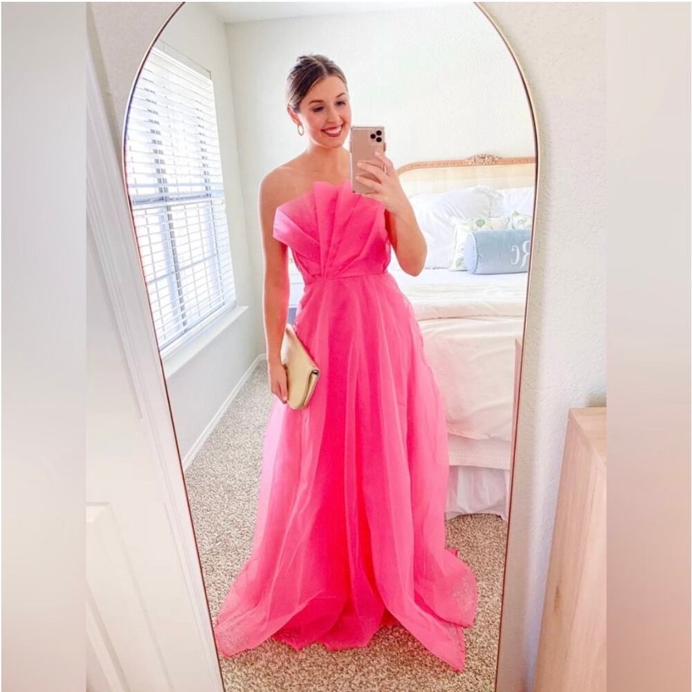 Lulus Serenity Hot Pink
Strapless Organza Maxi Dress Size Small Brand New w/Tags